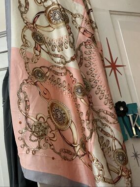 Jessica McClintock Pink and Cream Chain Medallion Scarf